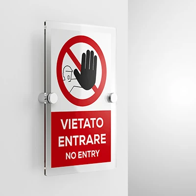 Cartello vietato entrare con testo, verticale