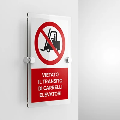 Cartello vietato il transito di carrelli elevatori con testo, verticale