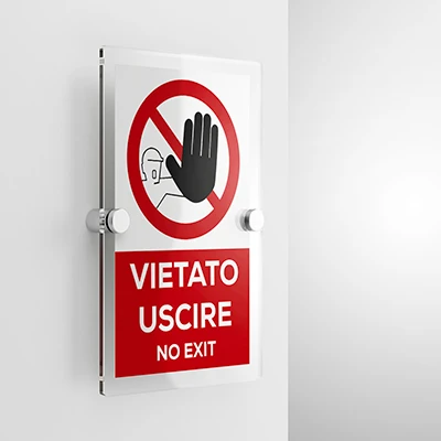 Cartello vietato uscire con testo, verticale