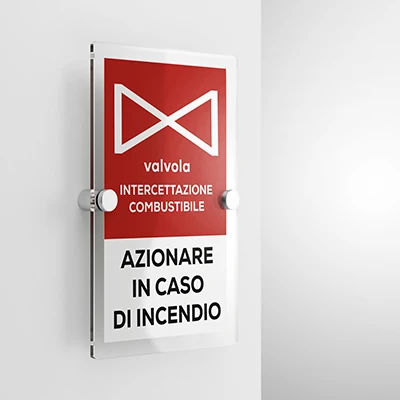 Cartello azionare valvola intercettazione combustibile, verticale