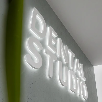 Lettere luminose per studio medico