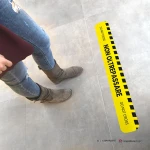 Adesivi calpestabili per gestione code
